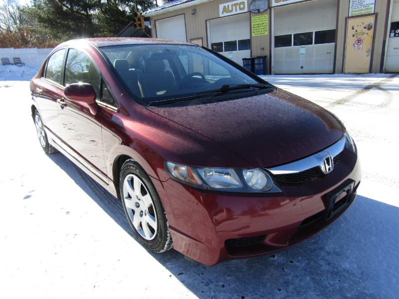Honda Civic LX Sedan 5-Speed AT 2011