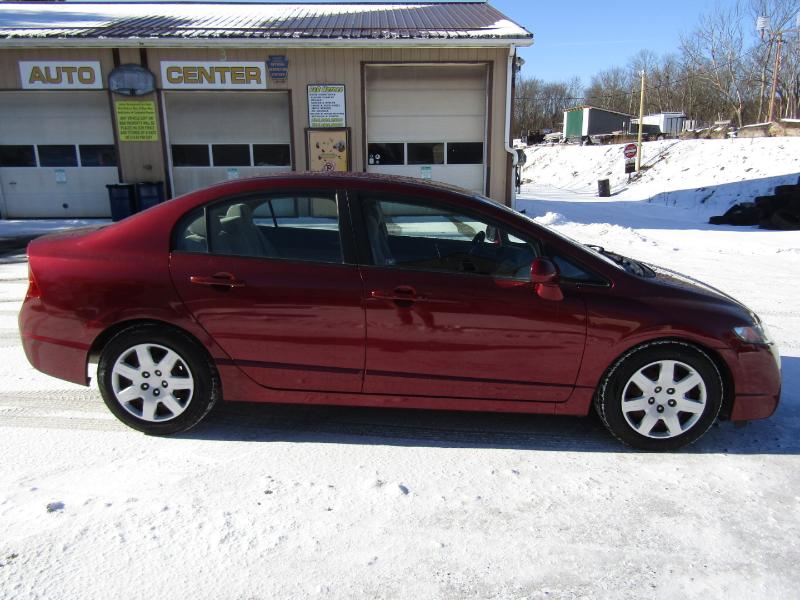 Honda Civic LX Sedan 5-Speed AT 2011