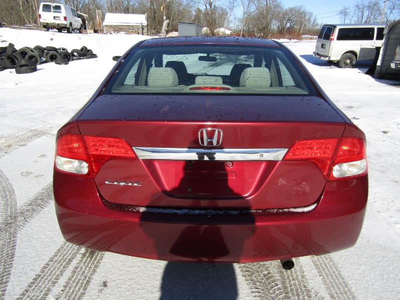 Honda Civic LX Sedan 5-Speed AT 2011