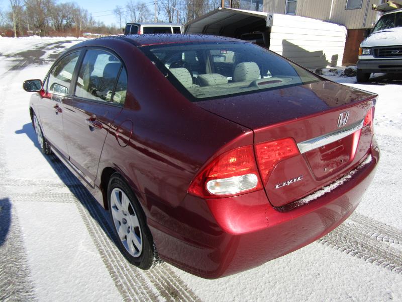 Honda Civic LX Sedan 5-Speed AT 2011