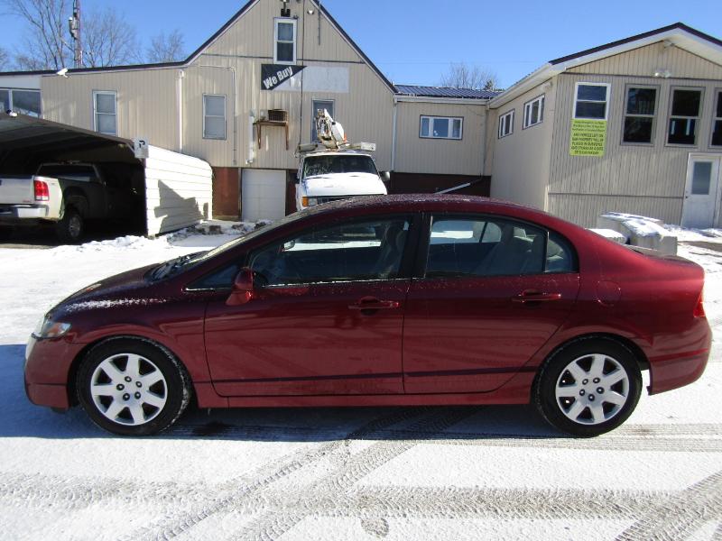 Honda Civic LX Sedan 5-Speed AT 2011