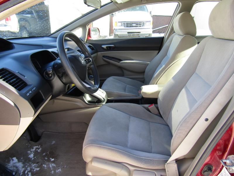 Honda Civic LX Sedan 5-Speed AT 2011
