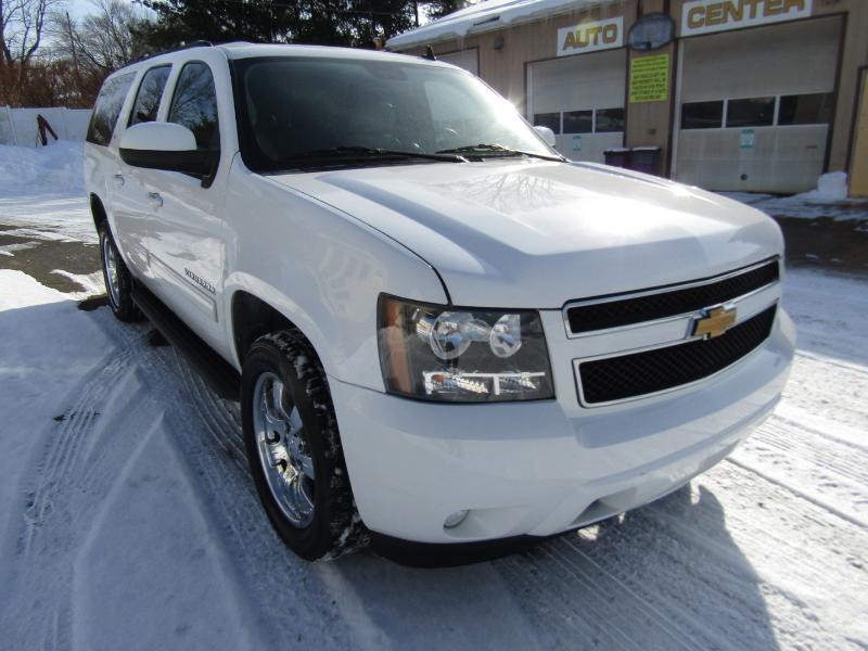 Chevrolet Suburban LT 1500 4WD 2012