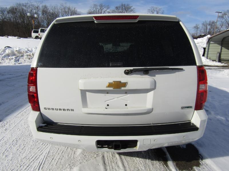 Chevrolet Suburban LT 1500 4WD 2012