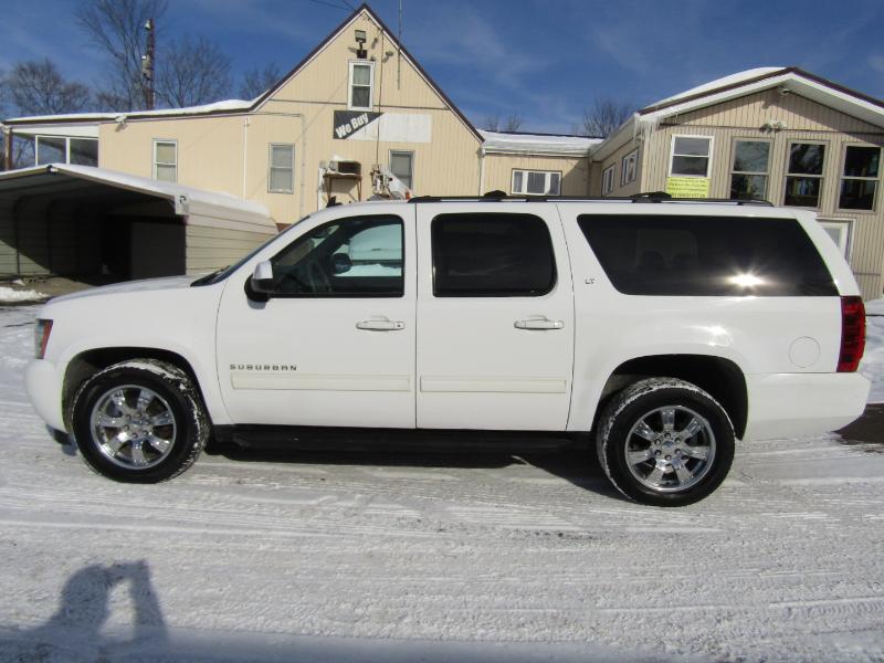 Chevrolet Suburban LT 1500 4WD 2012