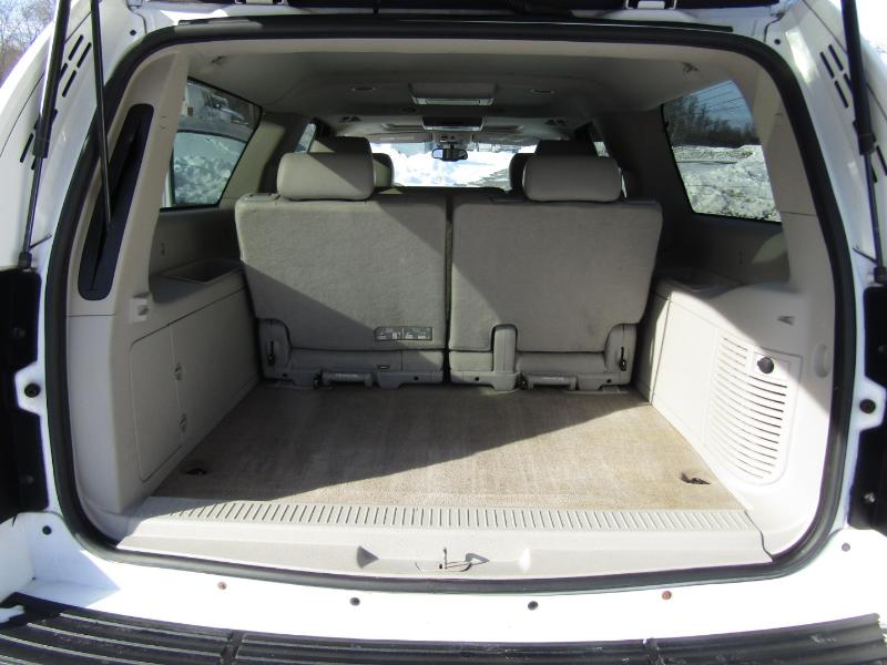 Chevrolet Suburban LT 1500 4WD 2012