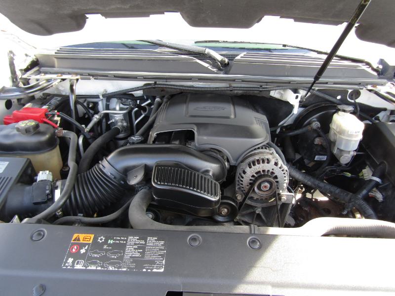 Chevrolet Suburban LT 1500 4WD 2012