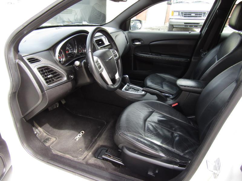 Chrysler 200 Limited 2012