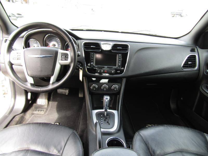 Chrysler 200 Limited 2012