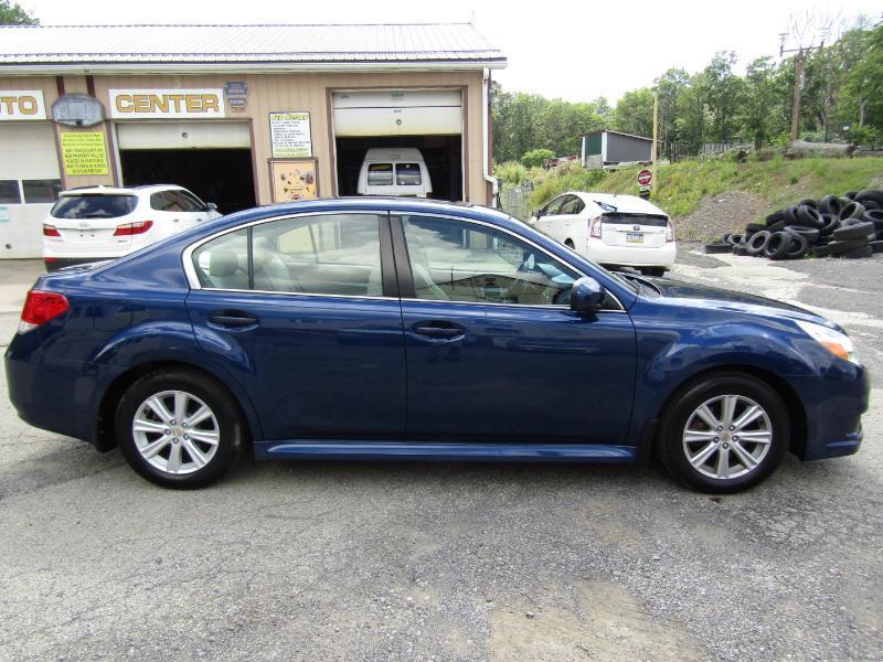 Subaru Legacy 2.5i Premium 2011