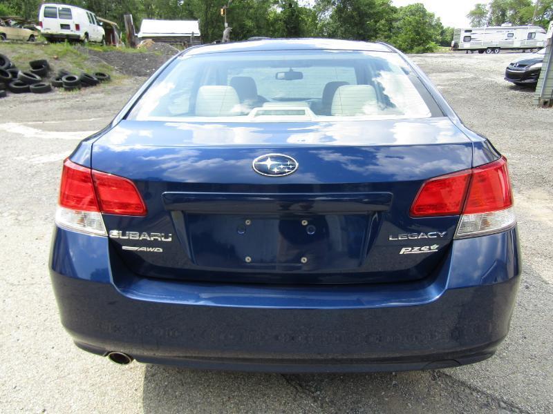 Subaru Legacy 2.5i Premium 2011