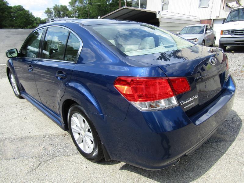 Subaru Legacy 2.5i Premium 2011