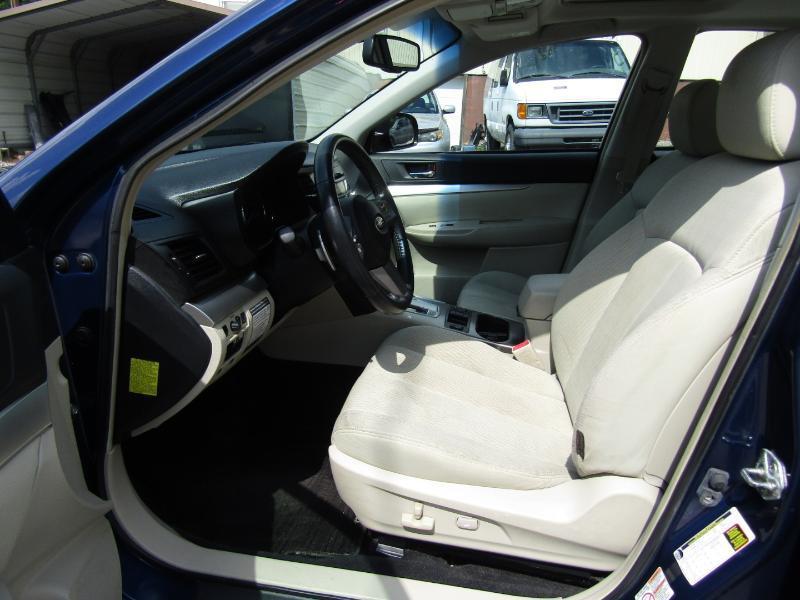 Subaru Legacy 2.5i Premium 2011