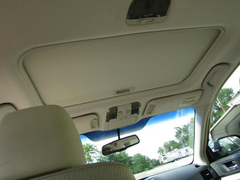 Subaru Legacy 2.5i Premium 2011