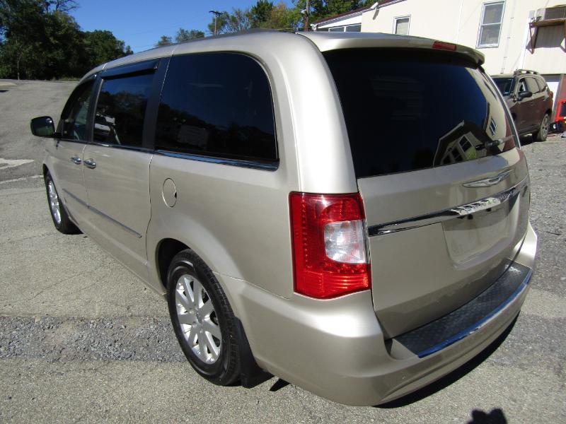 Chrysler Town & Country Touring 2016