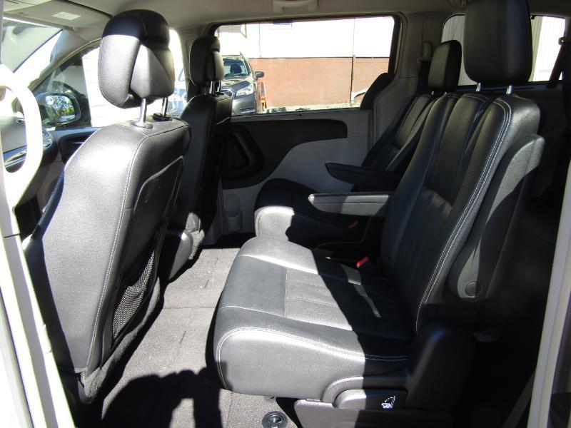 Chrysler Town & Country Touring 2016