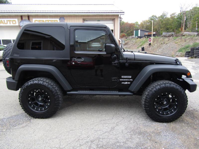 Jeep Wrangler Sport 4WD 2012