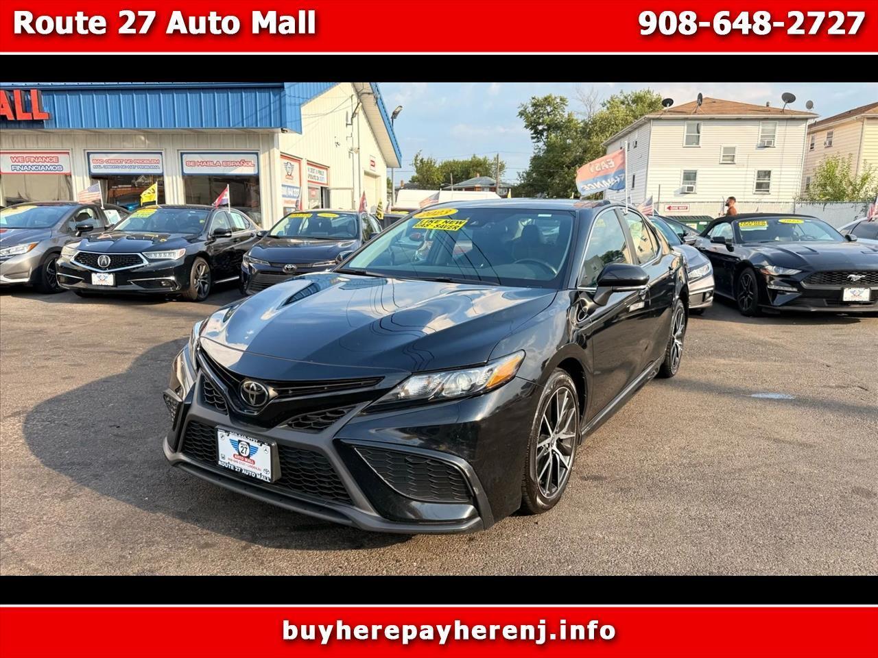 Toyota Camry SE 2023