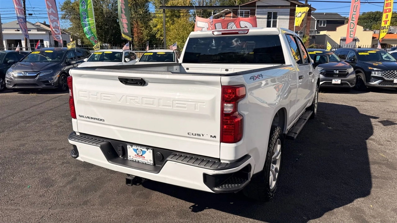 Chevrolet Silverado 1500 Custom Crew Cab 4WD 2022 Chevrolet Silverado 1500 Custom Crew Cab 4WD 2022