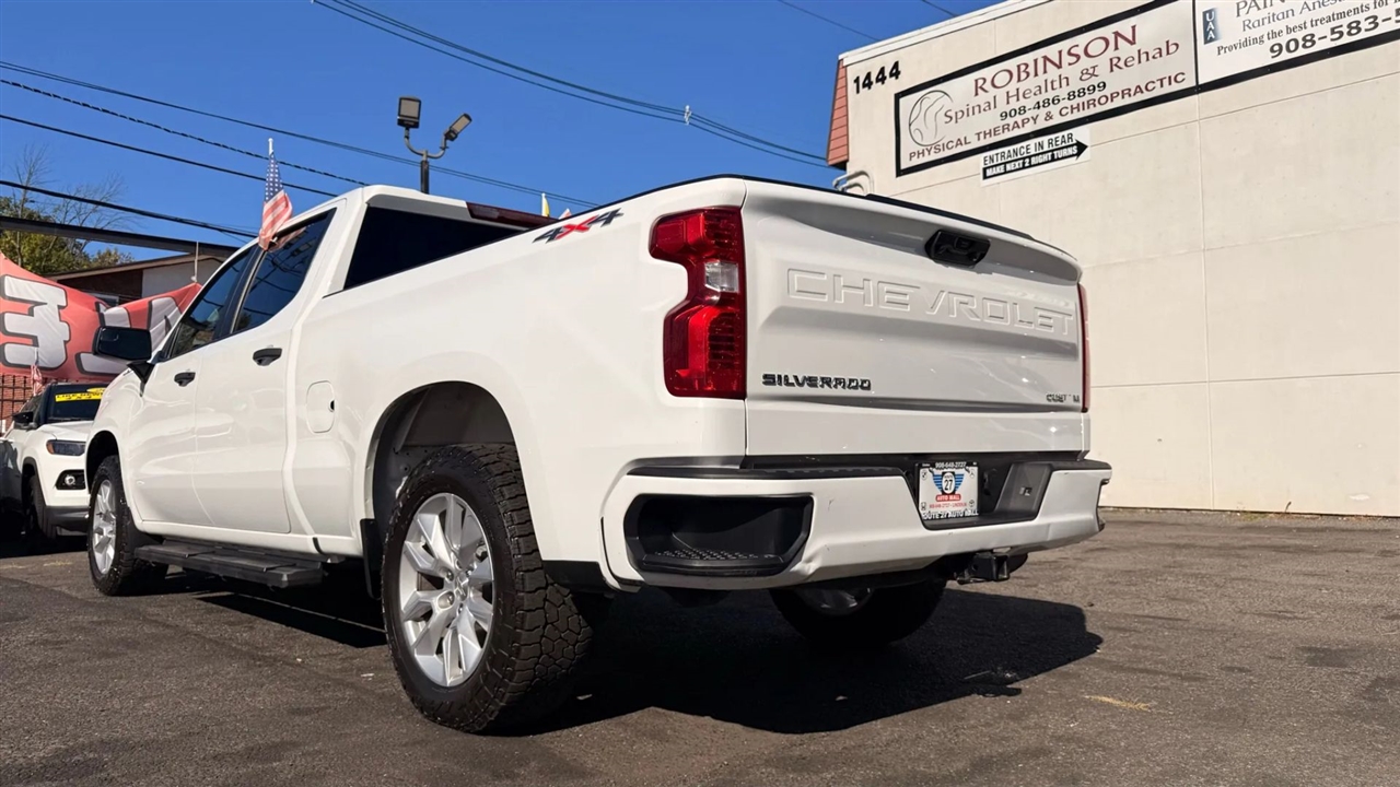 Chevrolet Silverado 1500 Custom Crew Cab 4WD 2022 Chevrolet Silverado 1500 Custom Crew Cab 4WD 2022