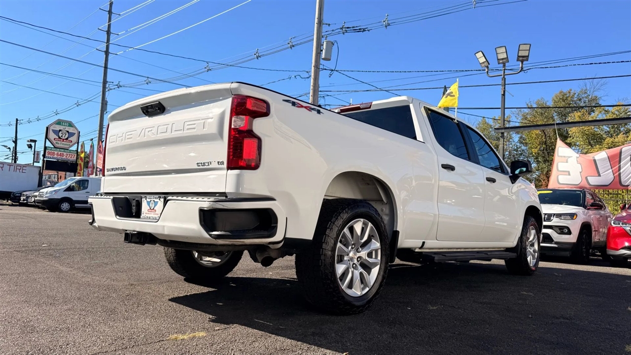Chevrolet Silverado 1500 Custom Crew Cab 4WD 2022 Chevrolet Silverado 1500 Custom Crew Cab 4WD 2022