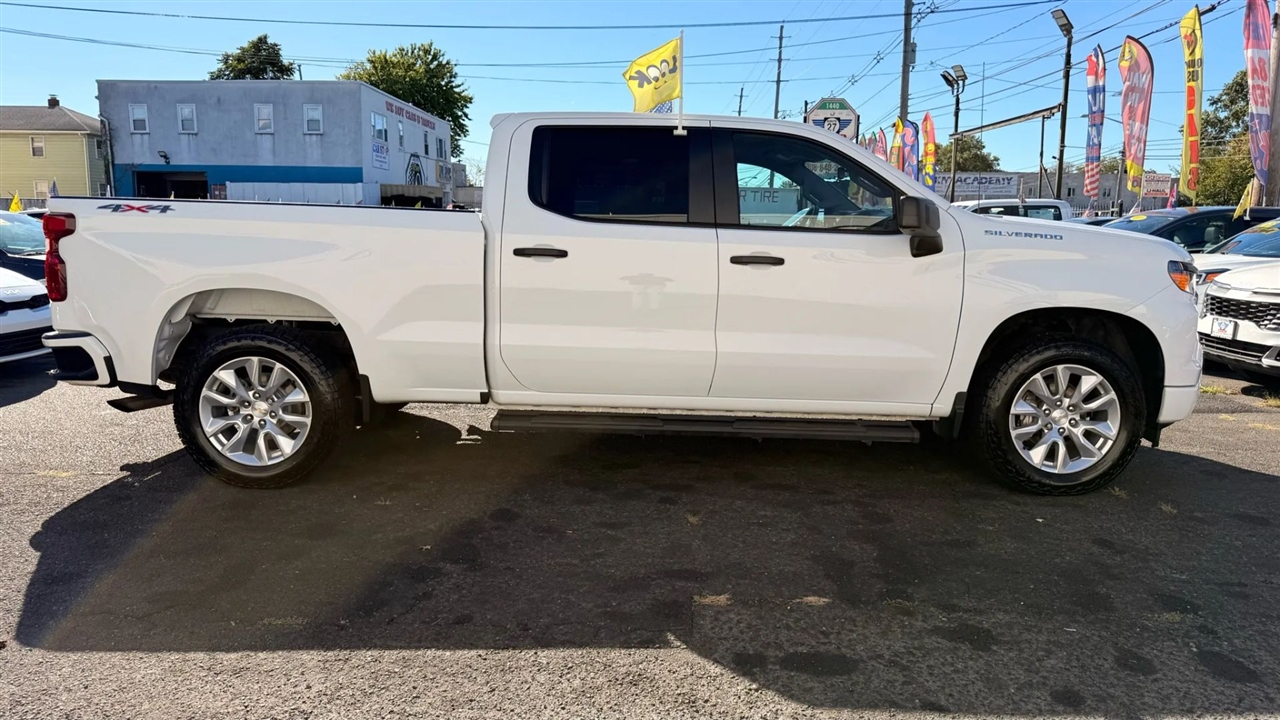 Chevrolet Silverado 1500 Custom Crew Cab 4WD 2022 Chevrolet Silverado 1500 Custom Crew Cab 4WD 2022