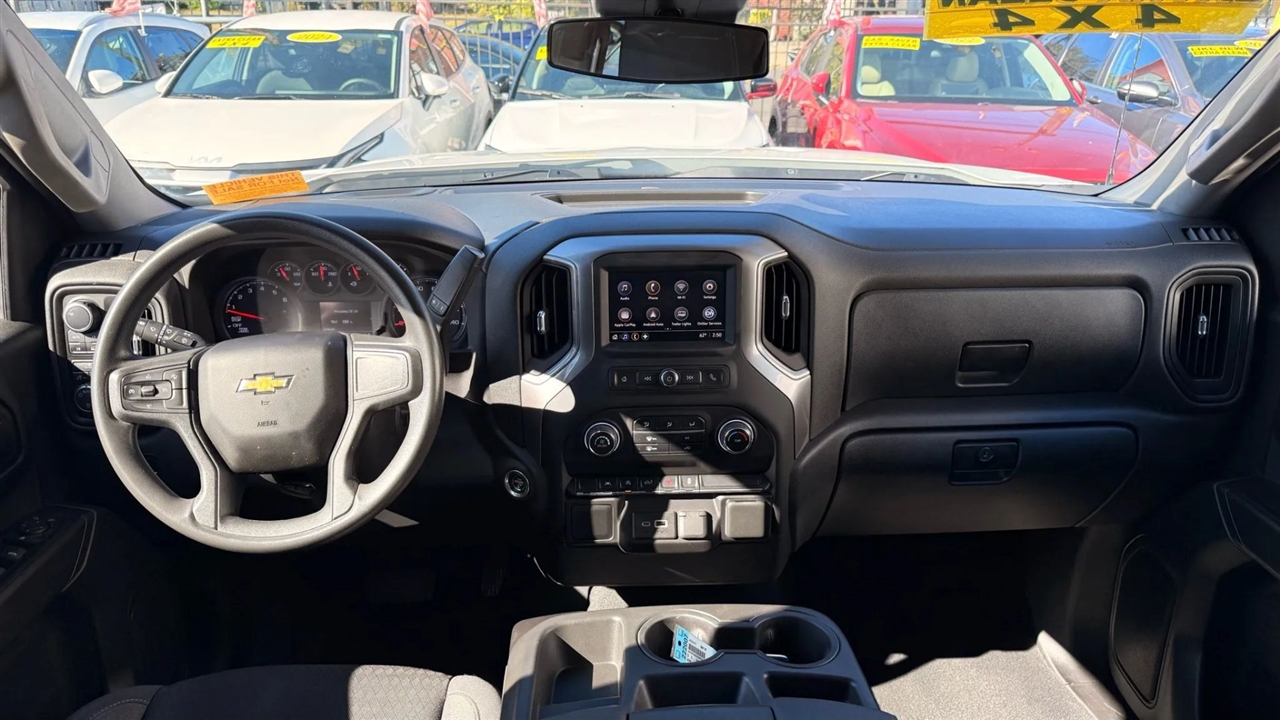 Chevrolet Silverado 1500 Custom Crew Cab 4WD 2022 Chevrolet Silverado 1500 Custom Crew Cab 4WD 2022