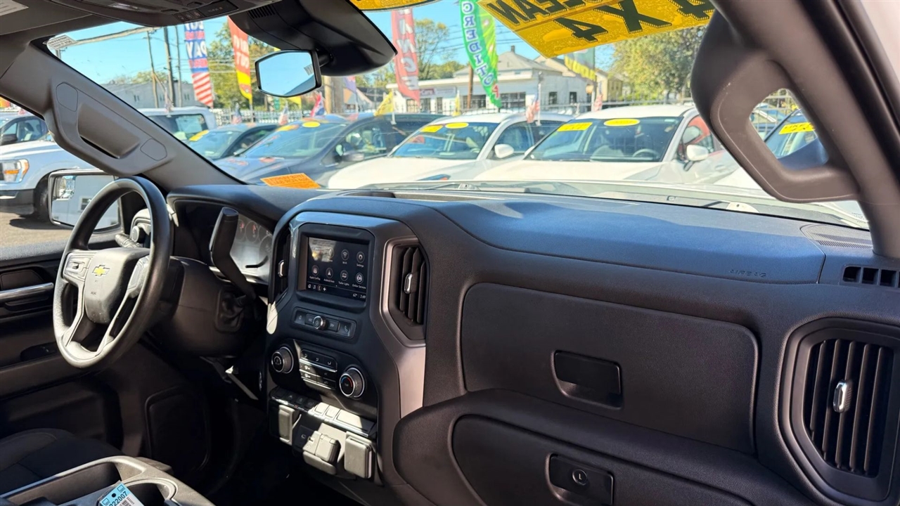 Chevrolet Silverado 1500 Custom Crew Cab 4WD 2022 Chevrolet Silverado 1500 Custom Crew Cab 4WD 2022