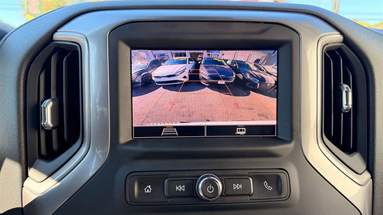 Chevrolet Silverado 1500 Custom Crew Cab 4WD 2022 Chevrolet Silverado 1500 Custom Crew Cab 4WD 2022