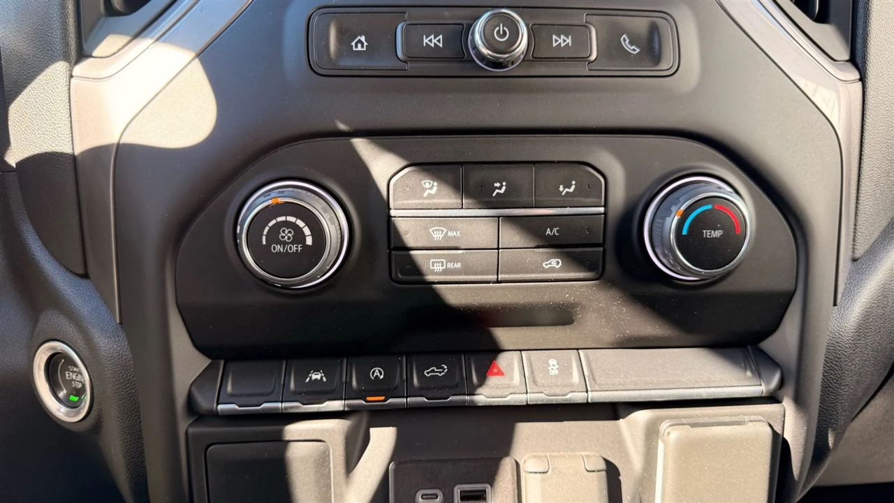 Chevrolet Silverado 1500 Custom Crew Cab 4WD 2022 Chevrolet Silverado 1500 Custom Crew Cab 4WD 2022