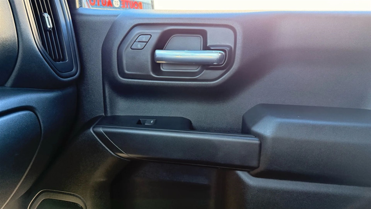 Chevrolet Silverado 1500 Custom Crew Cab 4WD 2022 Chevrolet Silverado 1500 Custom Crew Cab 4WD 2022