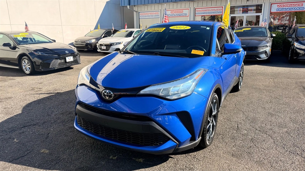 Toyota C-HR XLE 2021 Toyota C-HR XLE 2021
