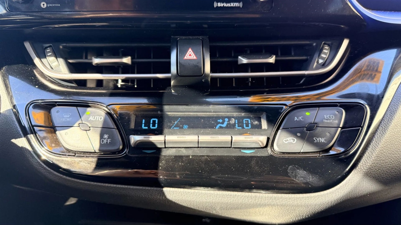 Toyota C-HR XLE 2021 Toyota C-HR XLE 2021