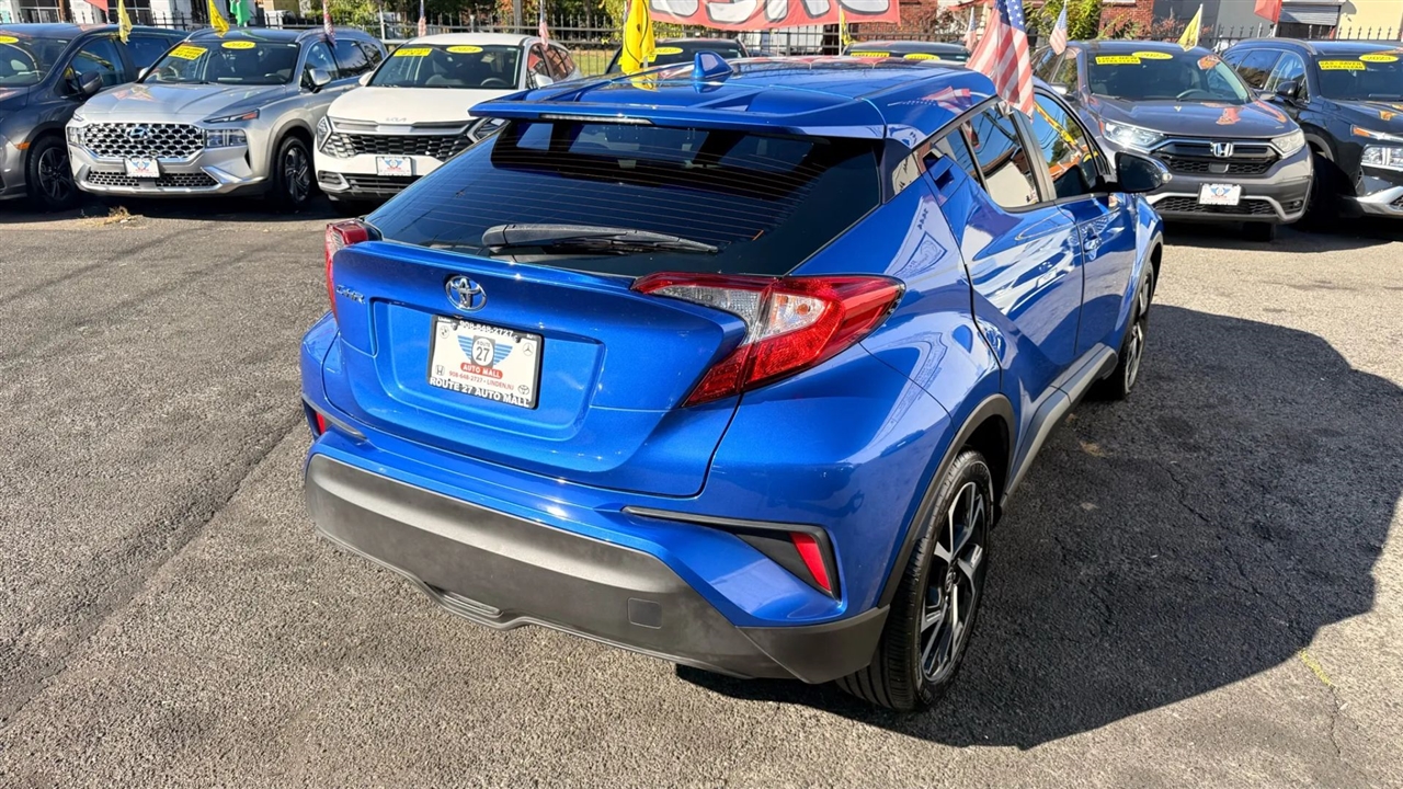 Toyota C-HR XLE 2021 Toyota C-HR XLE 2021