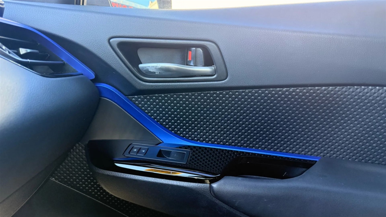 Toyota C-HR XLE 2021 Toyota C-HR XLE 2021