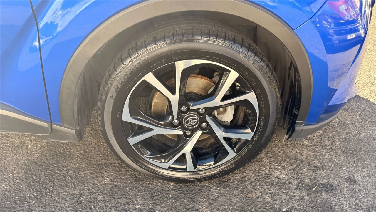 Toyota C-HR XLE 2021 Toyota C-HR XLE 2021