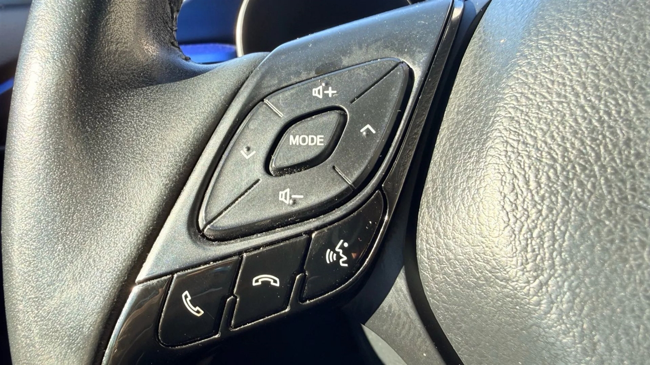 Toyota C-HR XLE 2021 Toyota C-HR XLE 2021