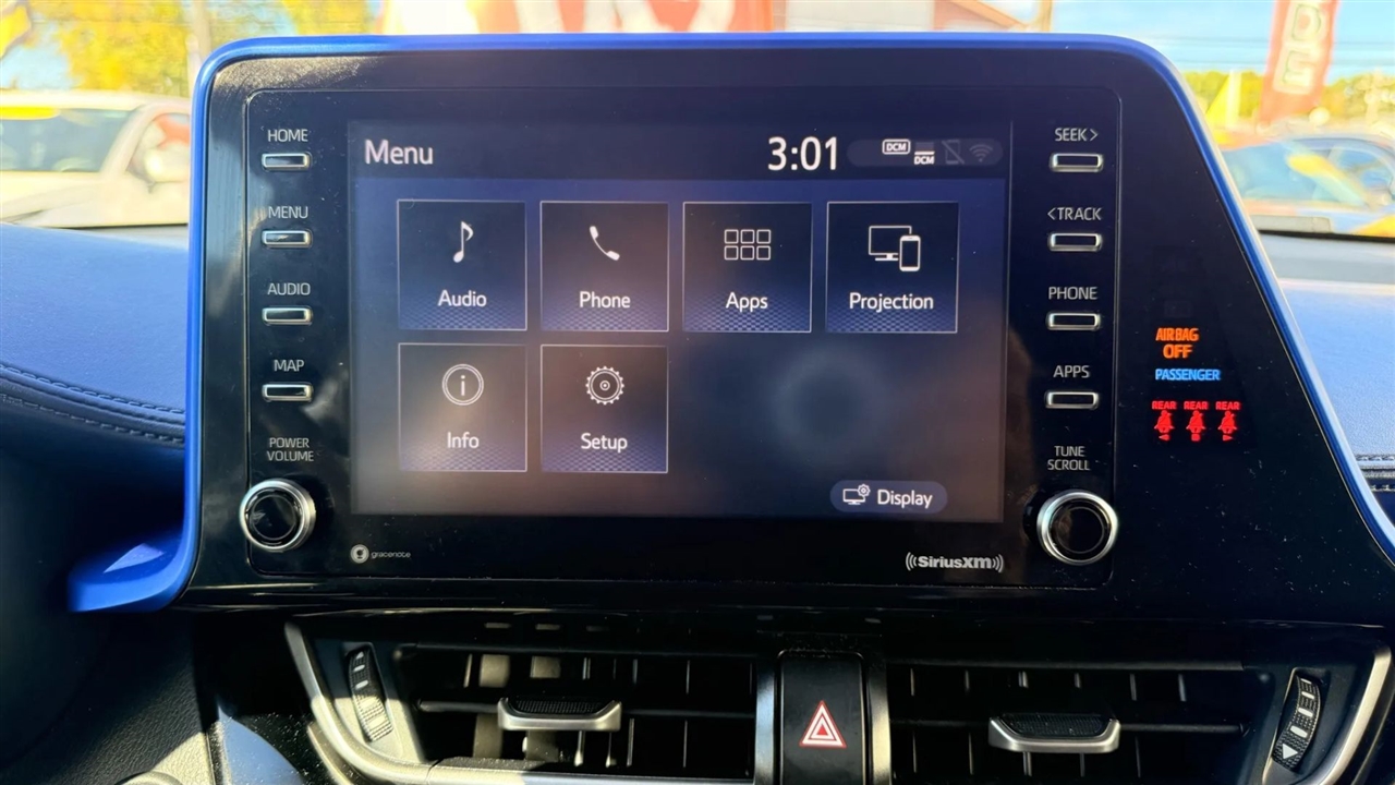 Toyota C-HR XLE 2021 Toyota C-HR XLE 2021