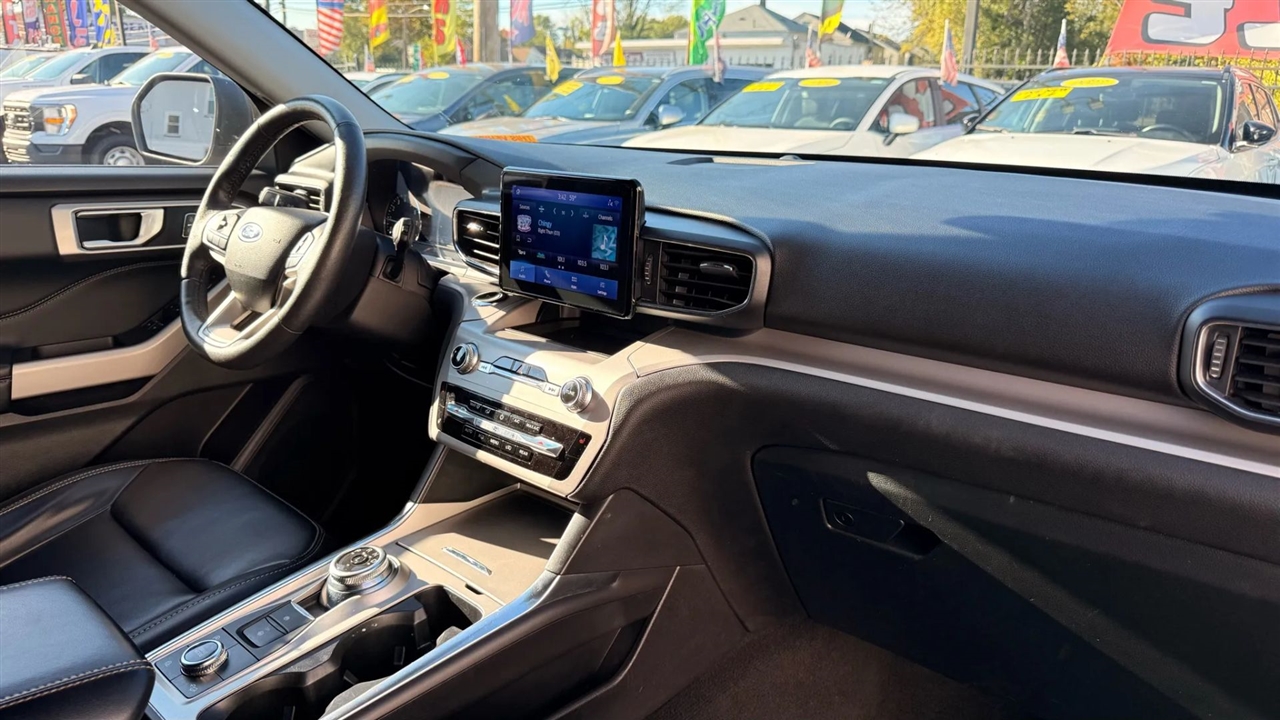 Ford Explorer XLT AWD 2024 Ford Explorer XLT AWD 2024