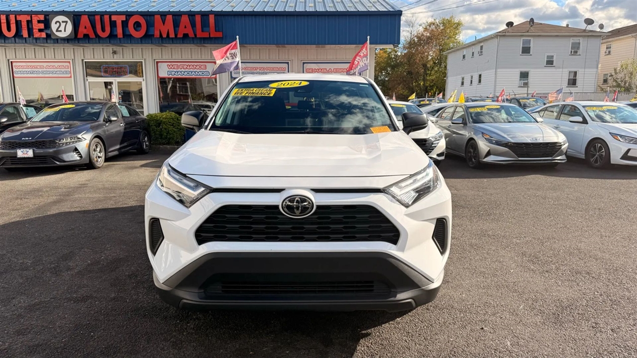 Toyota RAV4 LE AWD 2024 Toyota RAV4 LE AWD 2024