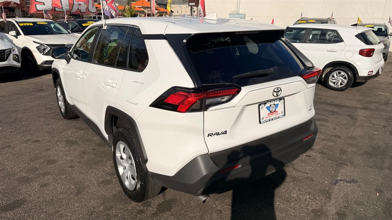 Toyota RAV4 LE AWD 2024 Toyota RAV4 LE AWD 2024