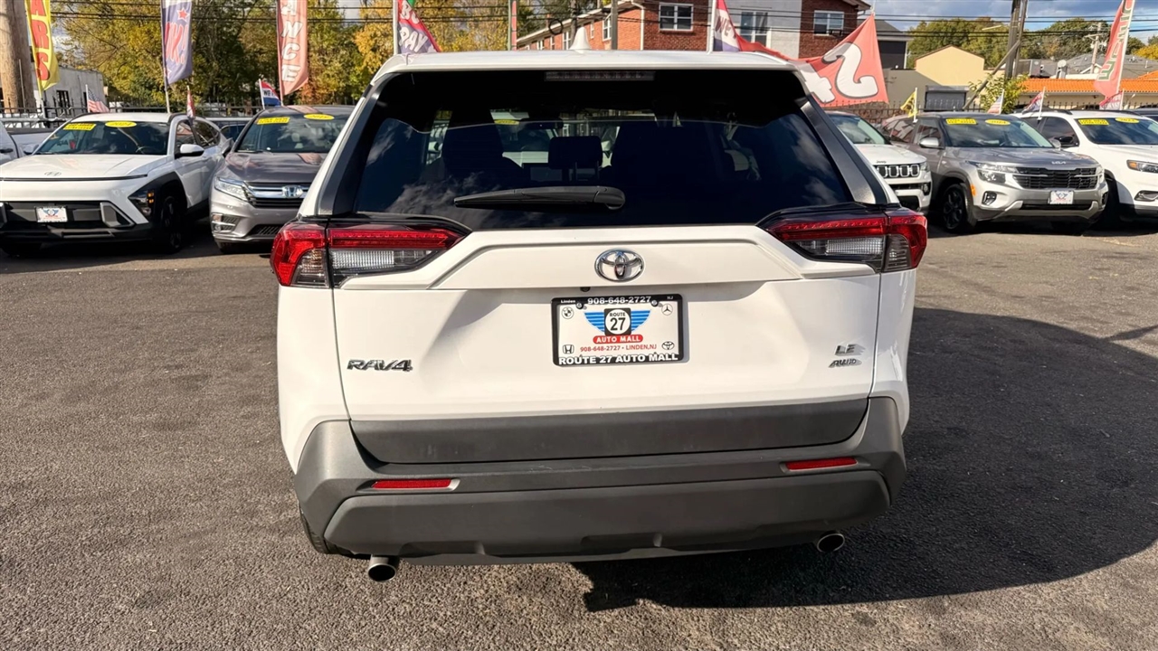 Toyota RAV4 LE AWD 2024 Toyota RAV4 LE AWD 2024