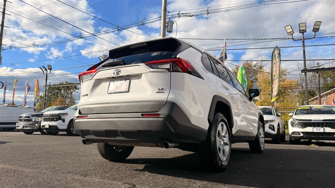 Toyota RAV4 LE AWD 2024 Toyota RAV4 LE AWD 2024