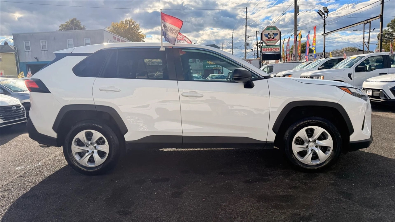 Toyota RAV4 LE AWD 2024 Toyota RAV4 LE AWD 2024