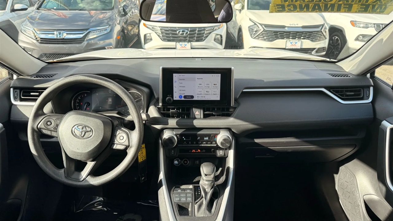 Toyota RAV4 LE AWD 2024 Toyota RAV4 LE AWD 2024