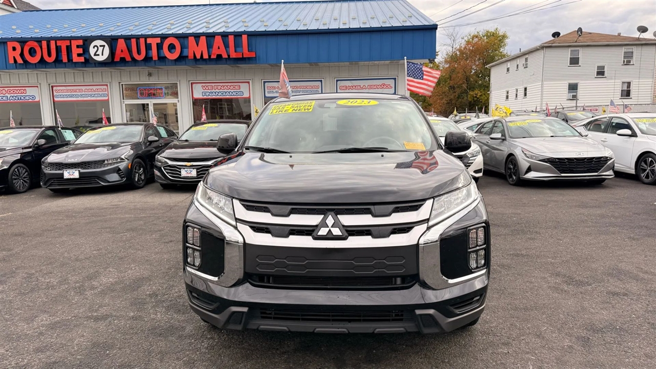 Mitsubishi Outlander Sport 2.0 ES 4WD 2023 Mitsubishi Outlander Sport 2.0 ES 4WD 2023