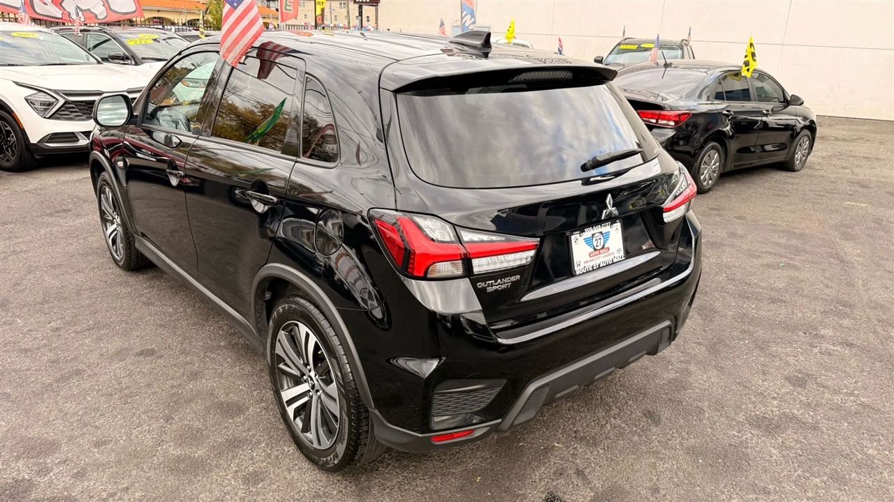 Mitsubishi Outlander Sport 2.0 ES 4WD 2023 Mitsubishi Outlander Sport 2.0 ES 4WD 2023