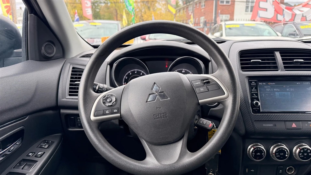 Mitsubishi Outlander Sport 2.0 ES 4WD 2023 Mitsubishi Outlander Sport 2.0 ES 4WD 2023