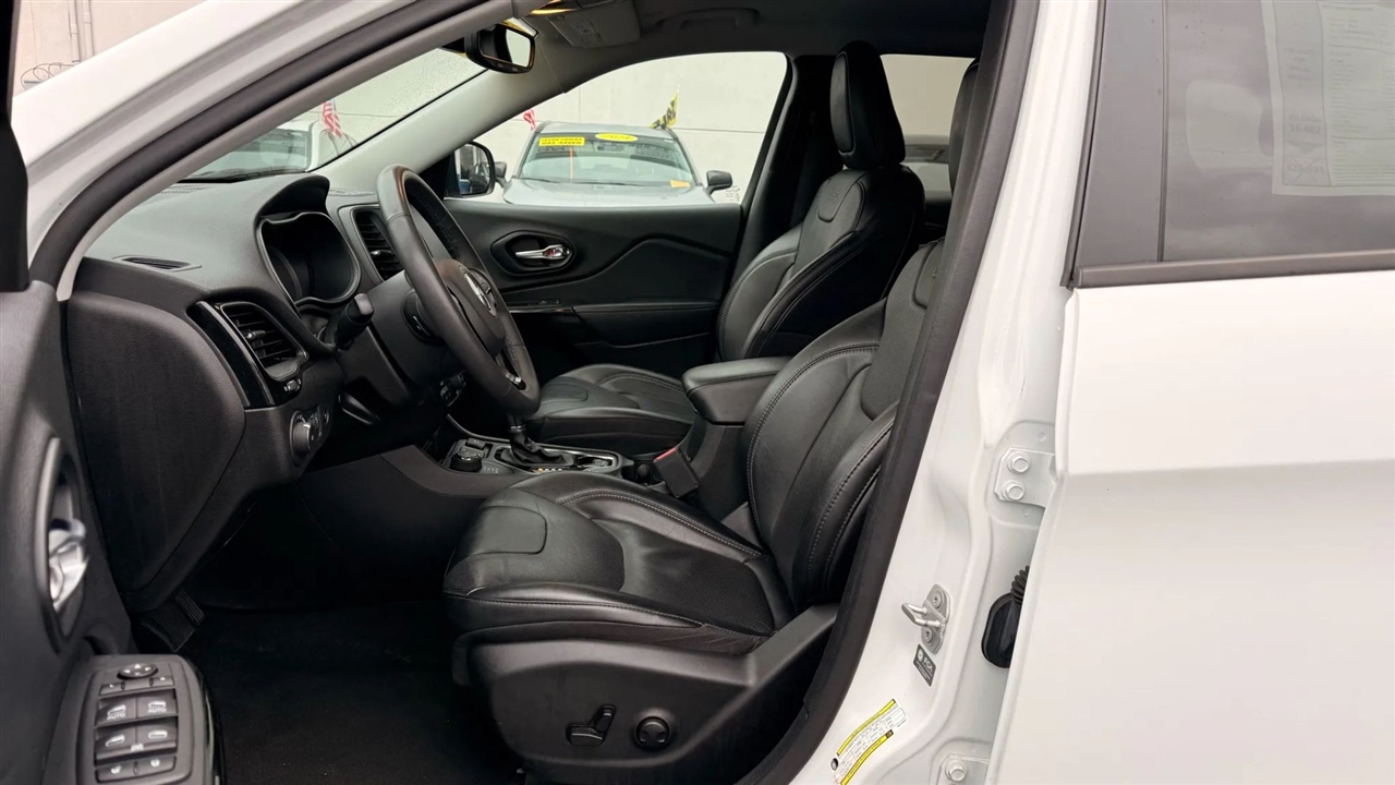 Jeep Cherokee Latitude Lux 4WD 2023