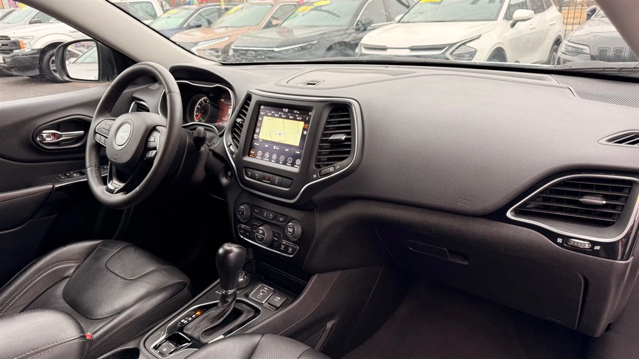 Jeep Cherokee Latitude Lux 4WD 2023